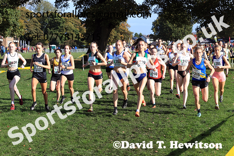 Senior women, 2024 Northern Cross Country Relays, Graves Park, Sheffield.   Photo: David T. Hewitson/Sports for All Pics